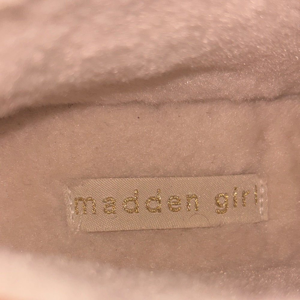 Madden girl Tan Suede Platform Ankle Boots with Red & Black Laces - Picture 2 of 6